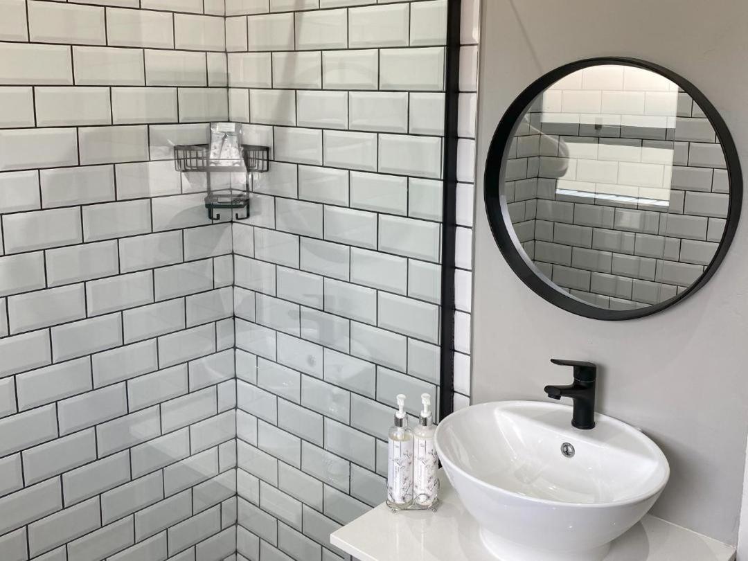 Staysure Guesthouse 阿尔伯顿 外观 照片