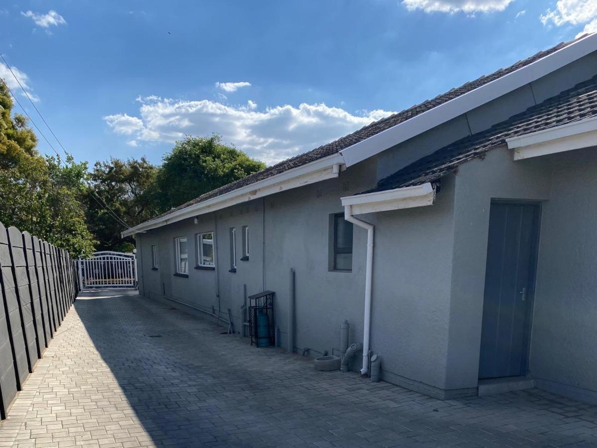 Staysure Guesthouse 阿尔伯顿 外观 照片